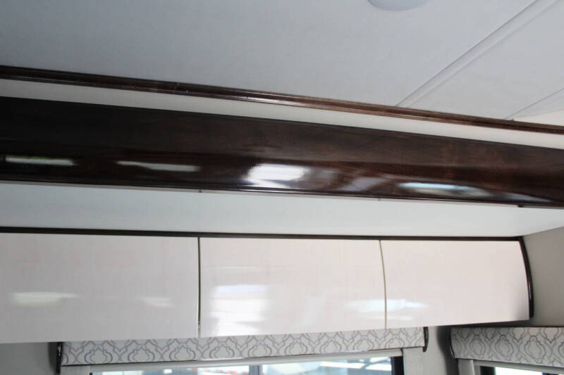 2015 Thor Motor Coach Challenger 37DT