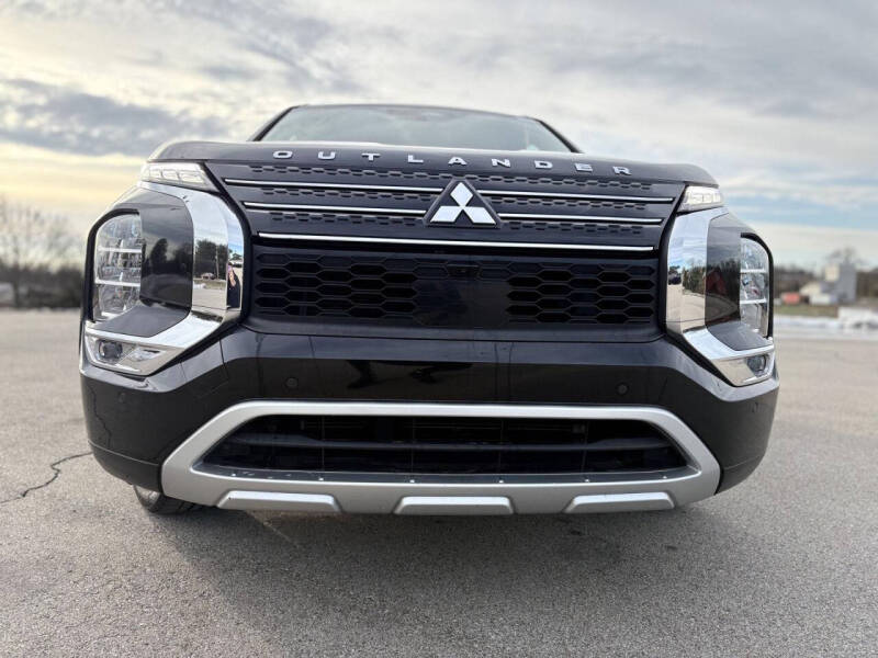 2023 Mitsubishi Outlander SE
