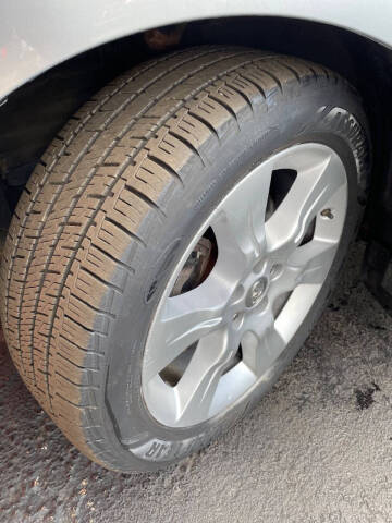 2011 Toyota Sienna SE 8-Passenger