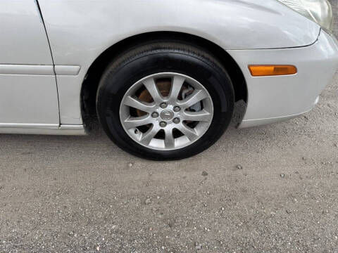 2004 Lexus ES 330