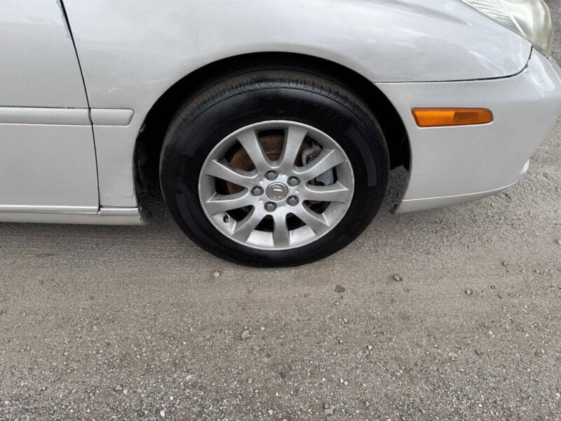 2004 Lexus ES 330