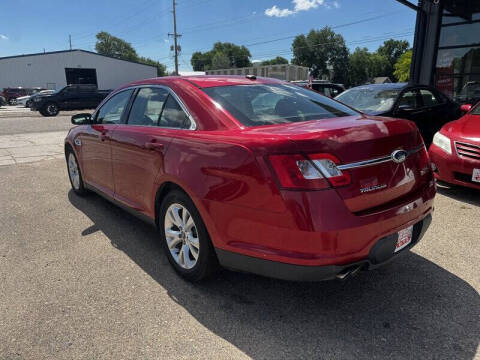 2011 Ford Taurus SEL