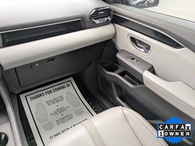 2023 Honda Pilot EX-L w/Rear Captain's Chairs