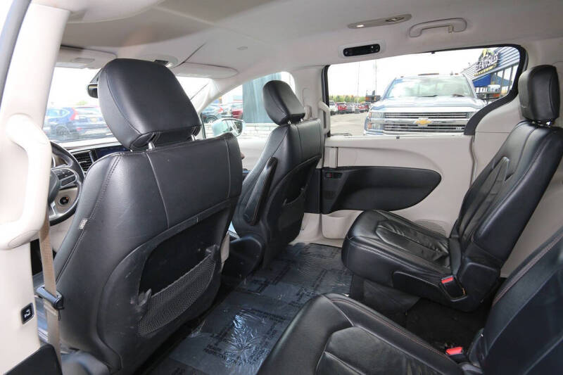 2017 Chrysler Pacifica Touring Plus