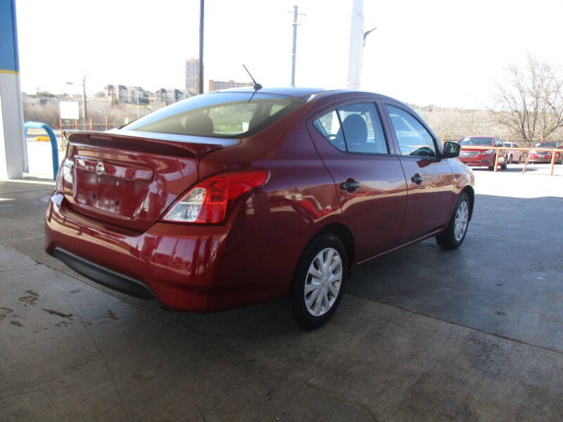 2019 Nissan Versa S Plus