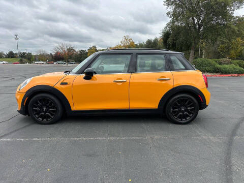 2015 MINI Hardtop 4 Door Cooper