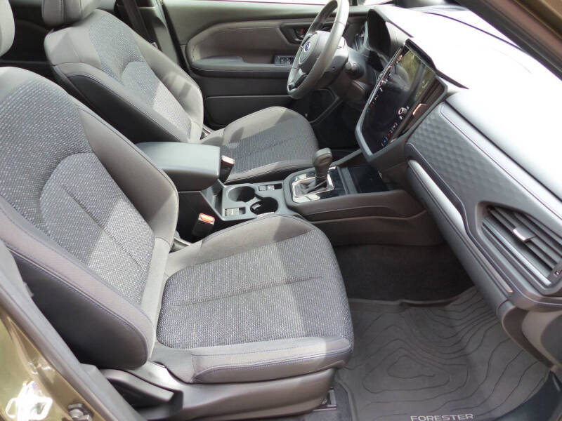 2025 Subaru Forester Premium