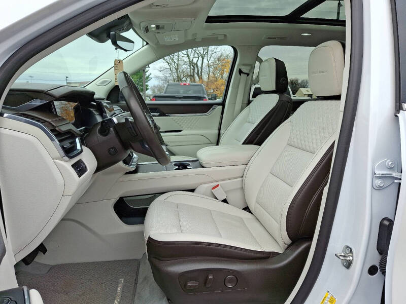 2024 GMC Acadia Denali