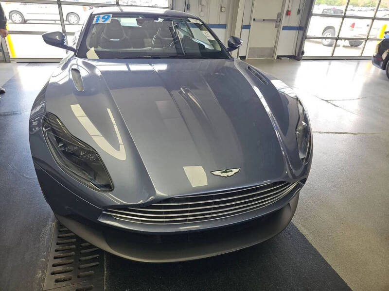 2019 Aston Martin DB11 V8