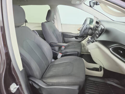 2017 Chrysler Pacifica LX