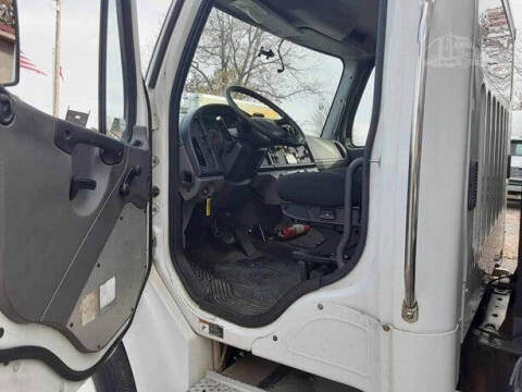 2016 Freightliner M2 106