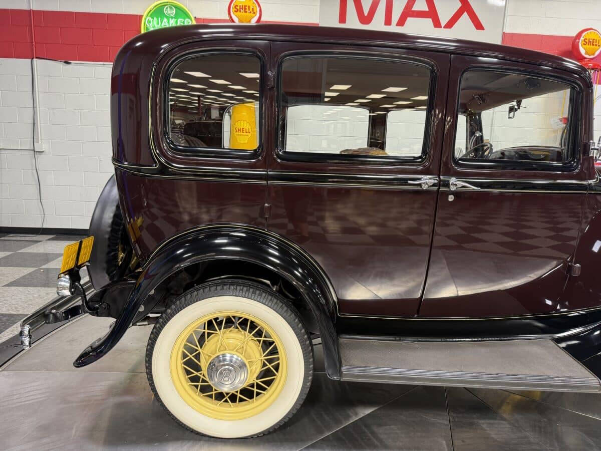 1932 Ford Model 18 31