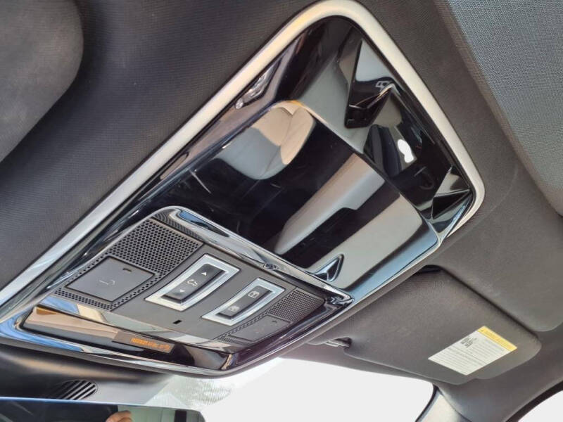 2019 Land Rover Range Rover Velar P250 R-Dynamic SE