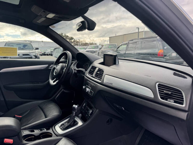 2016 Audi Q3 2.0T quattro Prestige