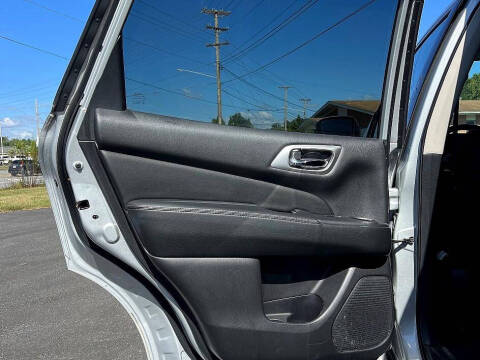 2019 Nissan Pathfinder SV