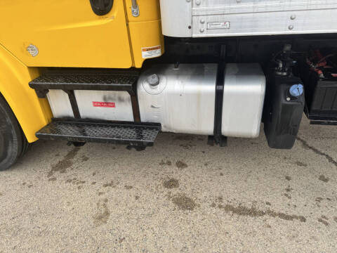 2018 Freightliner M2 106