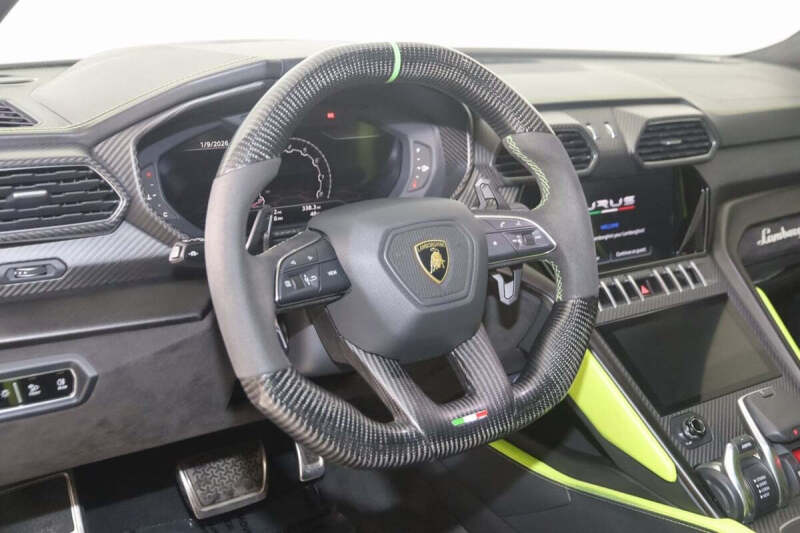 2022 Lamborghini Urus
