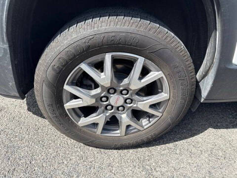 2022 GMC Acadia SLT