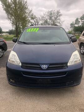 2004 Toyota Sienna for sale at Rocket Cars Auto Sales LLC in Des Moines IA