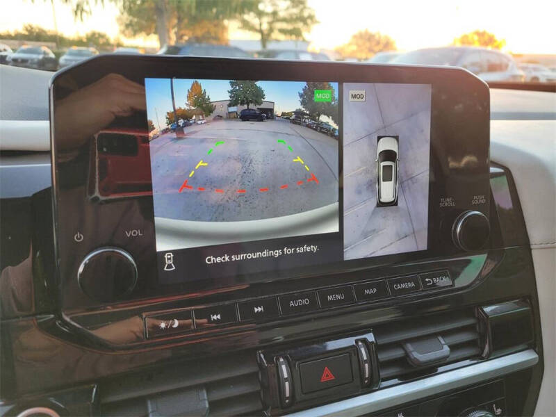 2023 Nissan Pathfinder SL