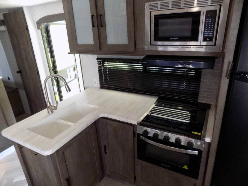 2022 Forest River Salem 32BHDS