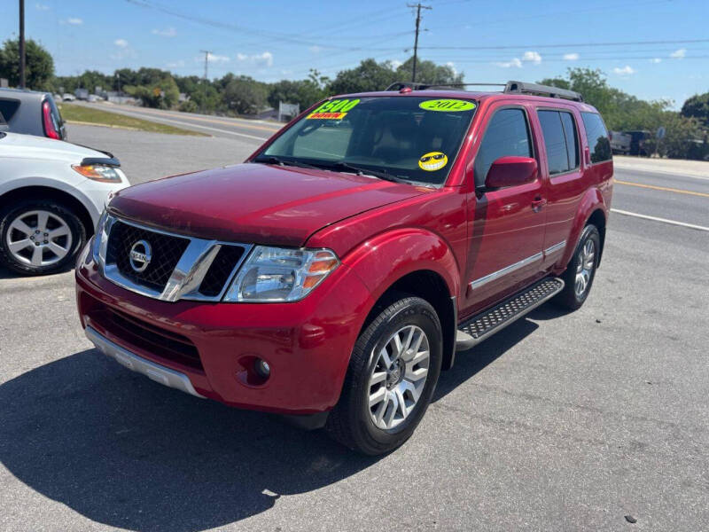 2012 Nissan Pathfinder LE