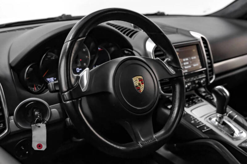 2014 Porsche Cayenne GTS