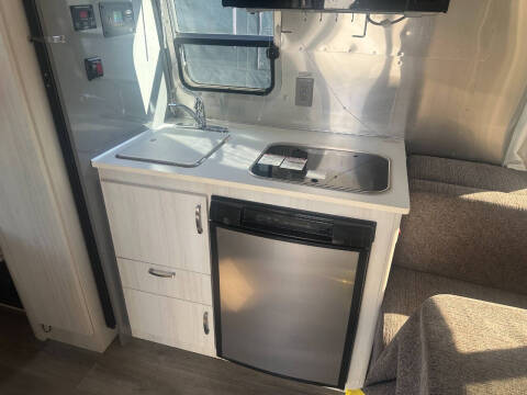 2016 Airstream Sport Series