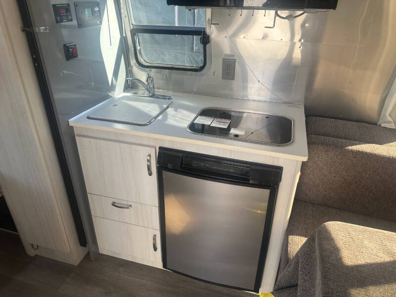 2016 Airstream Sport Series
