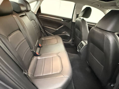 2020 Volkswagen Passat R-Line