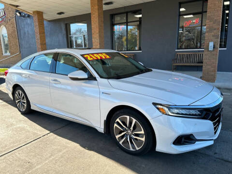 2022 Honda Accord Hybrid for sale at Arandas Auto Sales in Milwaukee WI