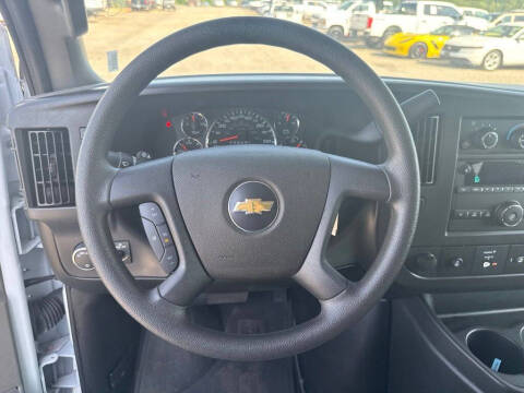 2025 Chevrolet Express LT 3500