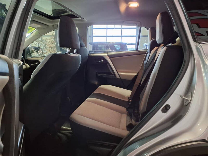 2017 Toyota RAV4 Hybrid XLE