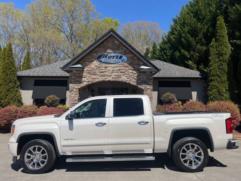 Hoyle Auto Sales in Taylorsville, NC