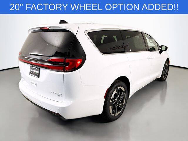 2027 Chrysler Pacifica Limited