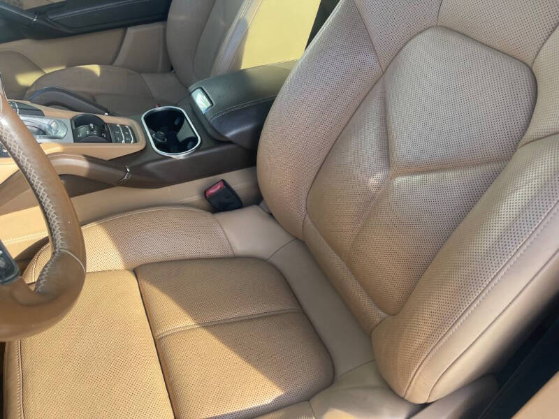 2018 Porsche Cayenne Platinum Edition