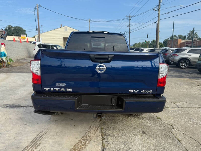 2021 Nissan Titan SV