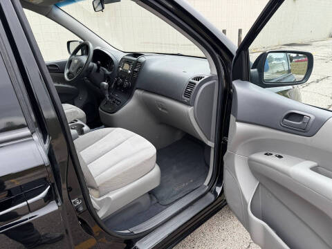 2009 Kia Sedona LX