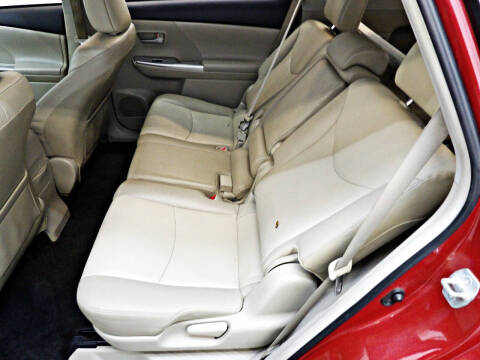 2014 Toyota Prius v Five