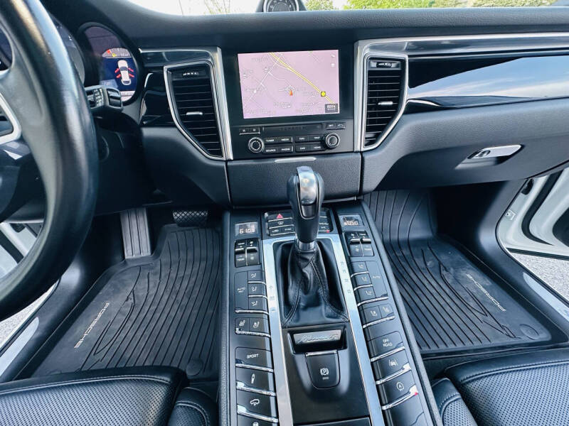 2017 Porsche Macan S