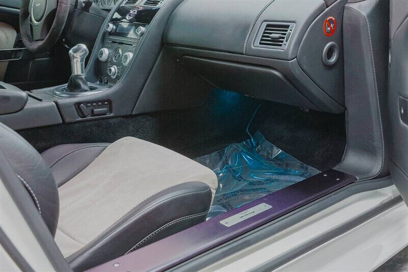 2011 Aston Martin V12 Vantage