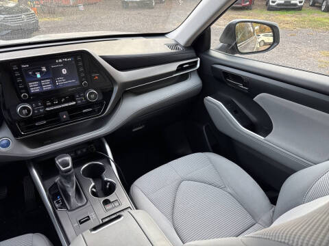 2021 Toyota Highlander Hybrid LE