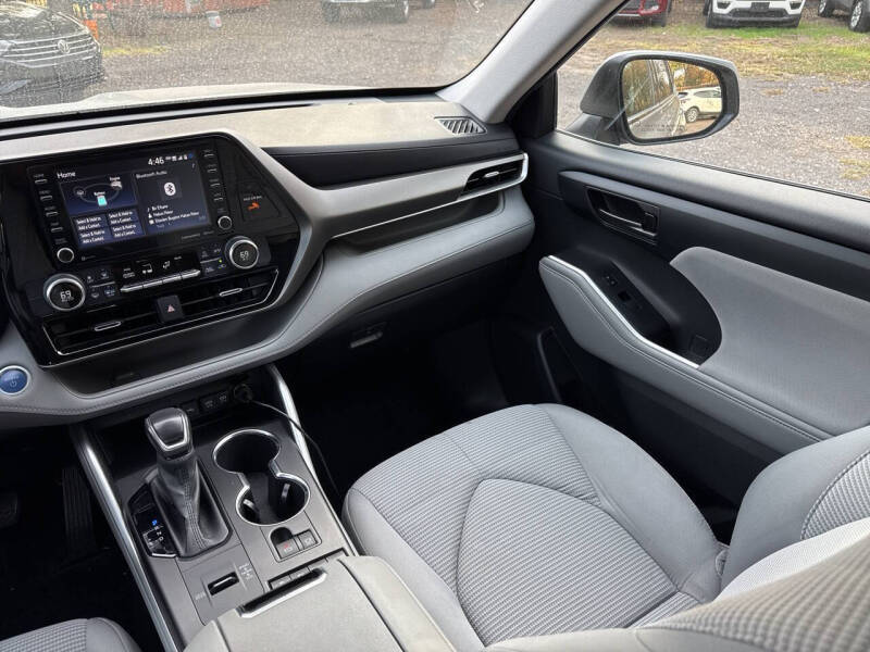 2021 Toyota Highlander Hybrid LE