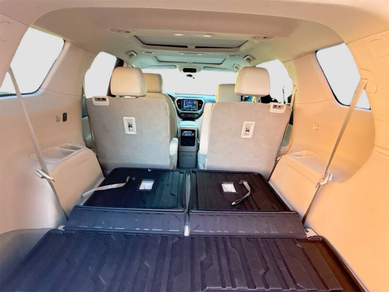 2022 GMC Acadia Denali