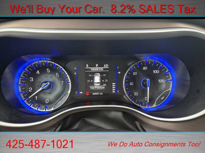 2023 Chrysler Voyager LX