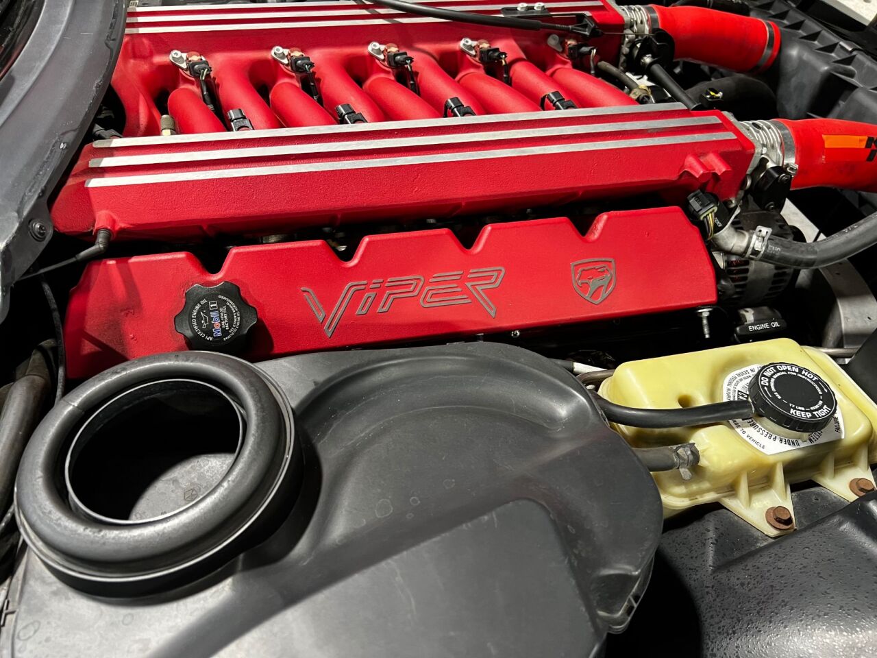 1997 Dodge Viper 29
