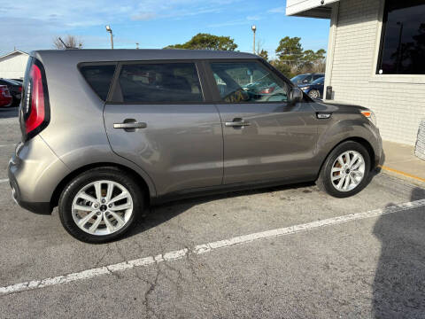 2017 Kia Soul +