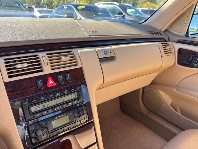 2001 Mercedes-Benz E-Class E 320