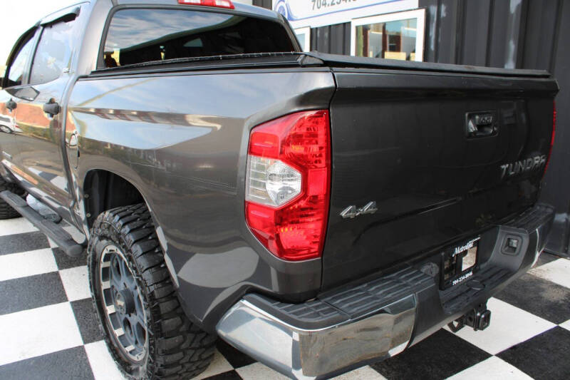 2015 Toyota Tundra SR5