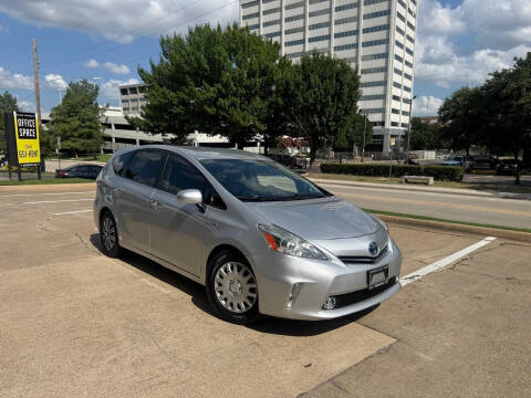 2013 Toyota Prius v Three
